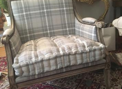 Fauteuil restauré par Gwenaëlle Récamier artisan tapissier d'ameublement à Aix les Bains - Savoie (73)