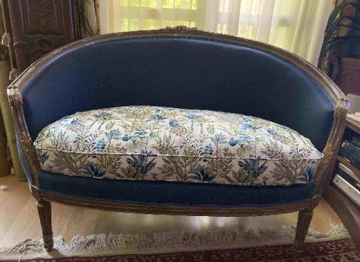 Canapé restauré par Gwenaëlle Récamier artisan tapissier d'ameublement à Aix les Bains - Savoie (73)