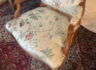 Chaise restaurée par Gwenaëlle Récamier artisan tapissier d'ameublement à Aix les Bains - Savoie (73)